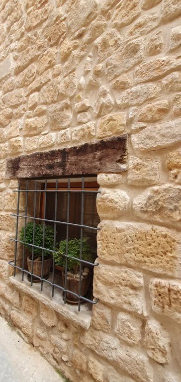 Fa&ccedil;anes amb pedra recuperada