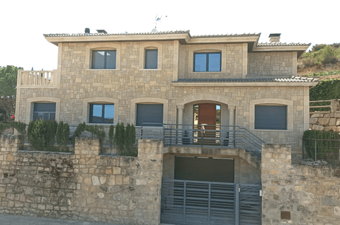 Xalet en pedra de taller